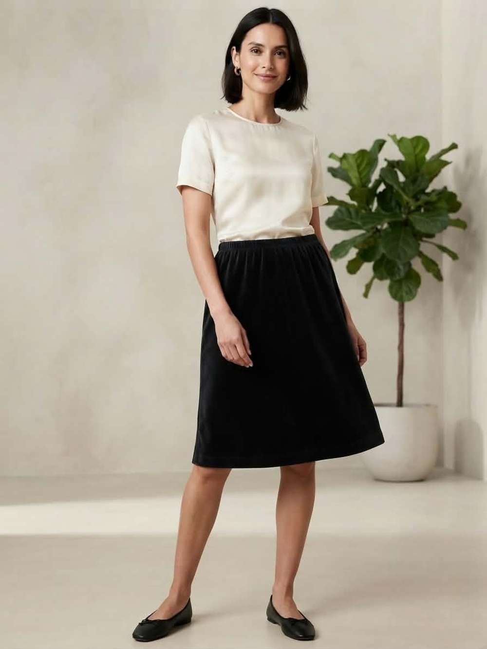 Chico's Travelers Black Pull-On Straight Skirt Size 1